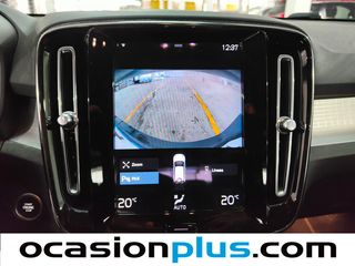 Volvo XC40 T3 Momentum Auto 120 kW (163 CV)