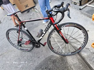 Bicicleta Cube Cross Race
