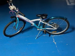 vendo  bicicleta de niña y regalo bici adulto