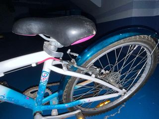 vendo  bicicleta de niña y regalo bici adulto
