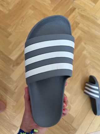 Chanclas Adidas Gris/Blanco - Talla 39