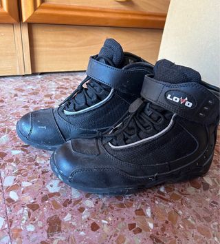 Chaqueta moto mujer ACERBIS.
Guantes 10€
Botas 45€