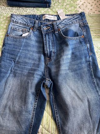 Vaqueros Stradivarius mujer, talla 36