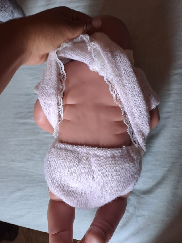 Muñeca bebé realista