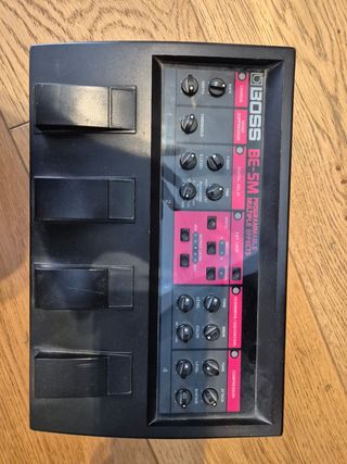 Boss BE-5M Multiefectos