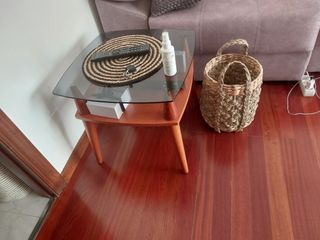 Mesa centro de cristal y madera