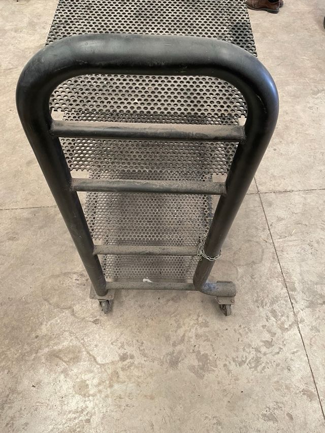 Carro metálico industrial