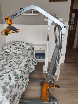 Grúa geriátrica para cama