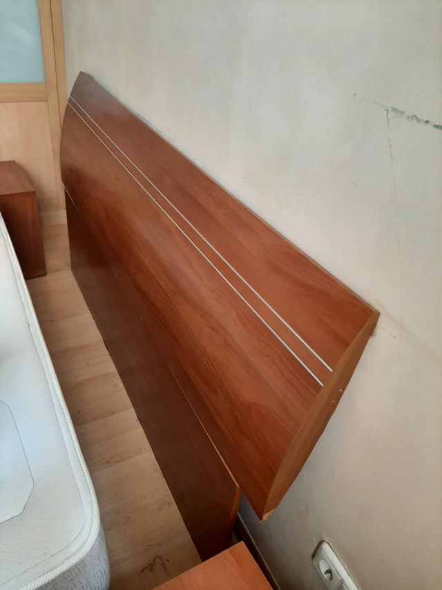 Cabecero cama de madera marrón