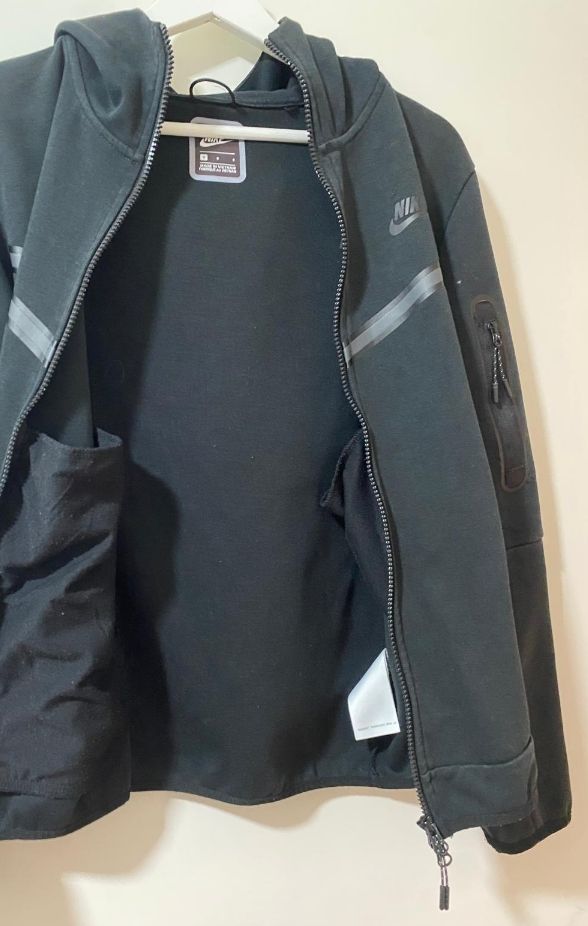 Chaqueta Nike Tech Fleece negra