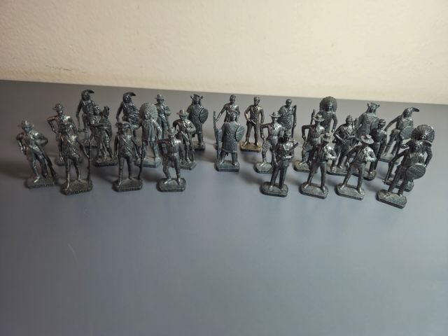 28 Soldatini Kinder Argento: Romani & Indiani