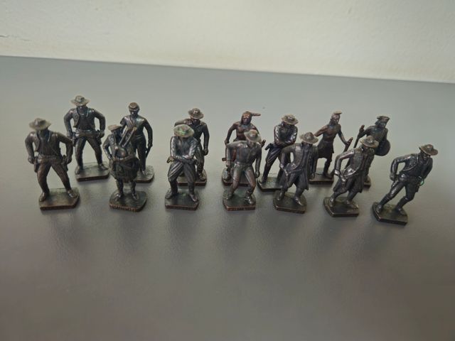 14 Soldatini Kinder: Indiani & Americani, Scozzesi