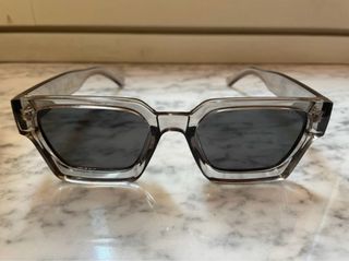 Occhiali da sole grigi Sheen Kelly
