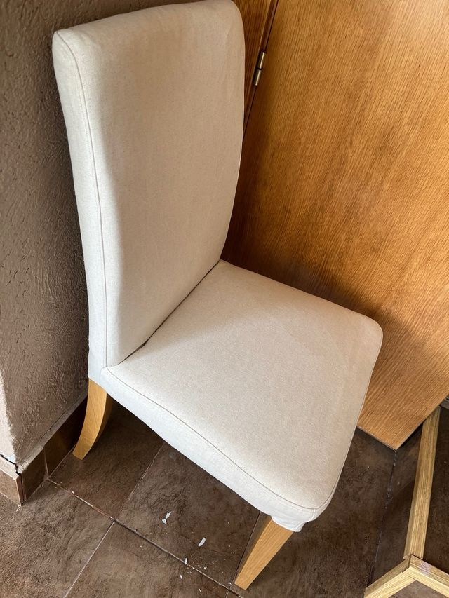 2 Sillas madera beige - tapizadas
