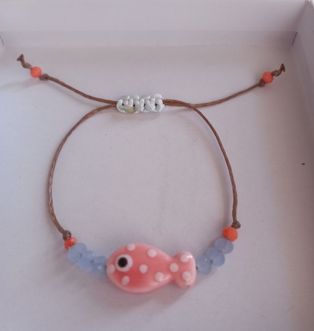 Pulsera artesanal de pescado