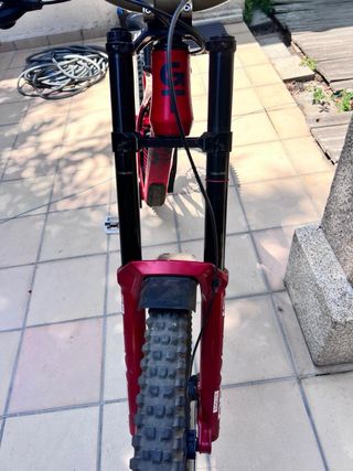 GT Fury 2023 - Bicicleta descenso
