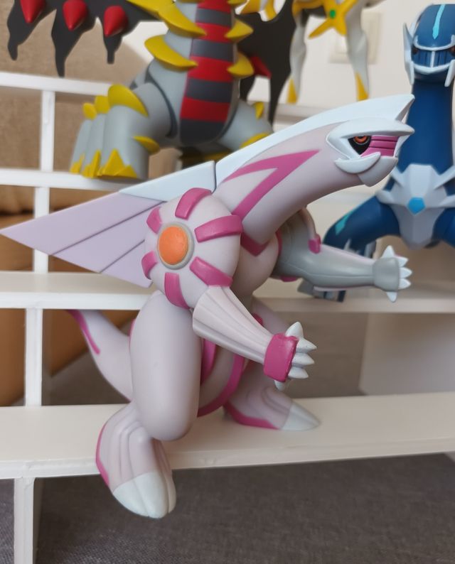 Dioses Pokémon Tomy Deluxe