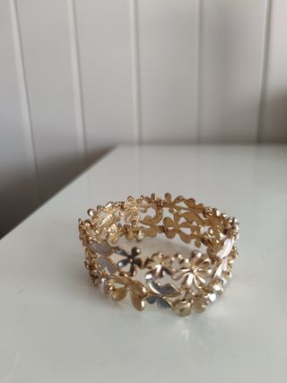 Pulsera flores dorada y plateada