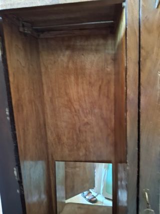 Armario antiguo de madera