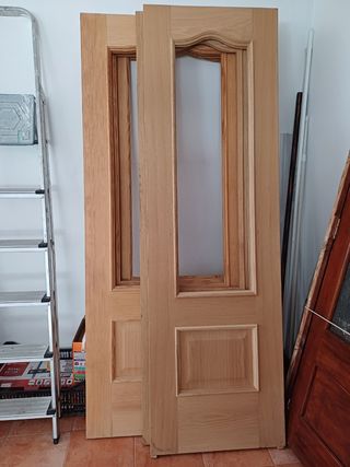 Puertas madera maciza - 3 anchas y 2 estrechas.