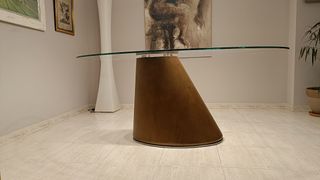 Mesa de comedor de diseño. 