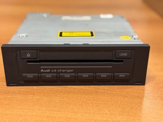 Audi CD Changer 6 discos