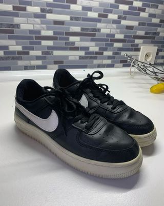 Nike Air Force 1 negras