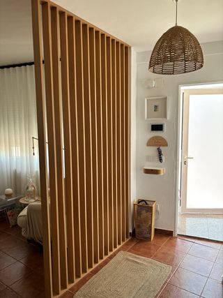 Paredes panelables con puerta oculta 