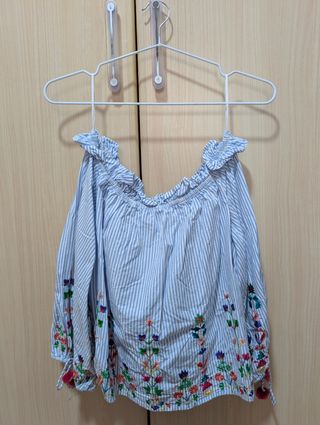 Blusa con estampado de Stradivarius 