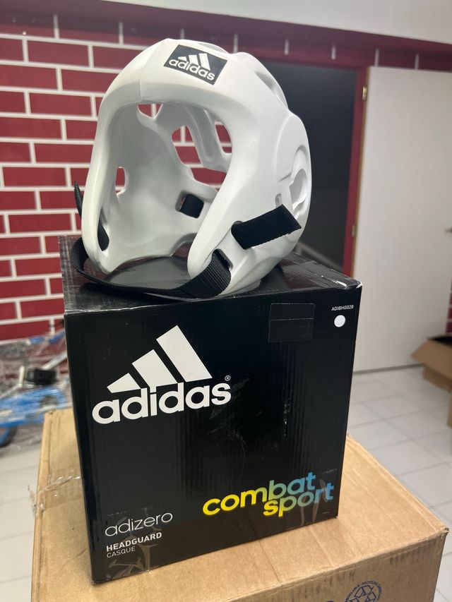 Capacete Adidas Adizero Combat Sport