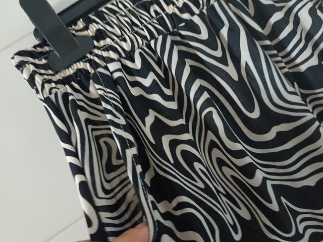 Pantalones SI ME COMPRAS OTRA COSA TE LO REGALO