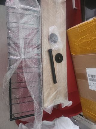 Estantería metálica para copas