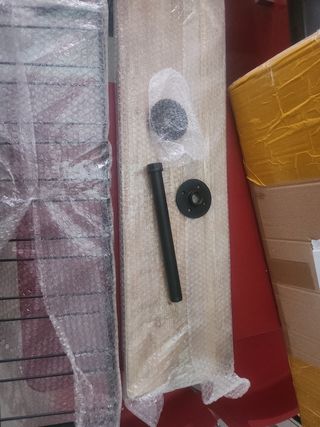 Estantería metálica para copas