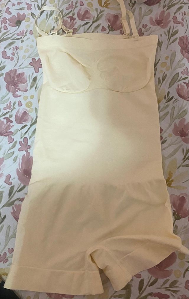 Body beige sin tirantes