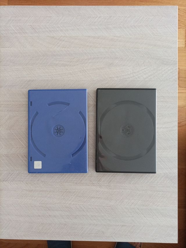 2 estuches PS2 (PlayStation 2)