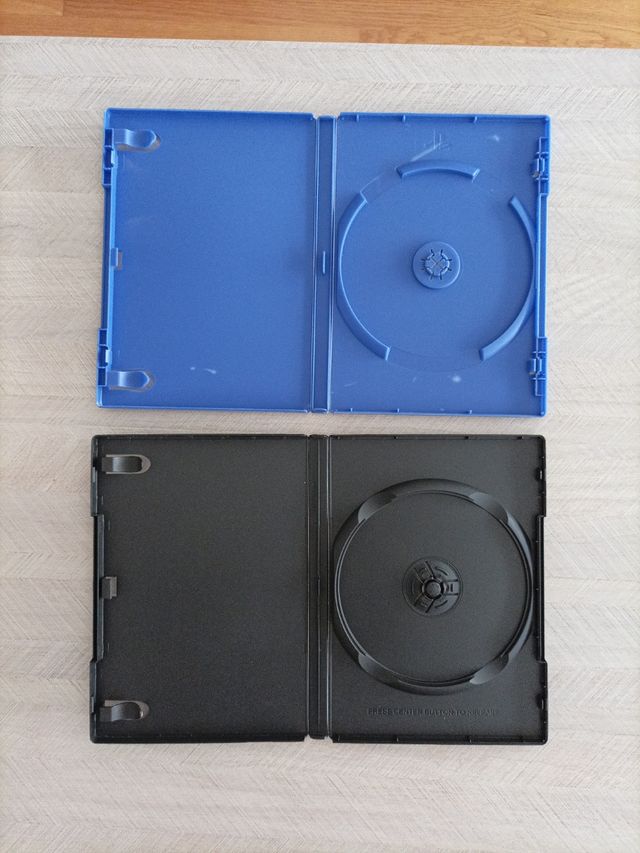 2 estuches PS2 (PlayStation 2)