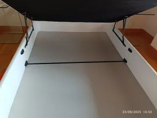 Conjunto mobiliario dormitorio principal.