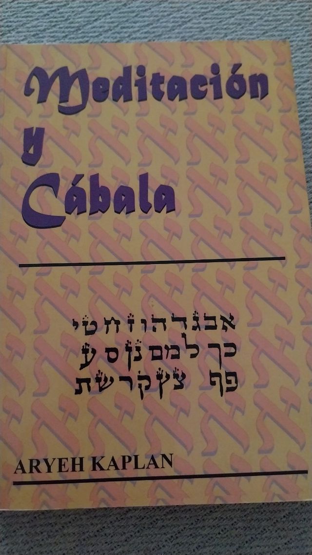 Meditación y Cábala 
Libro: letras hebreas.