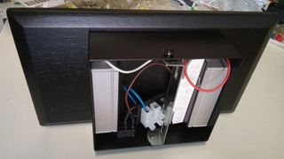 Lampara LED negra de madera