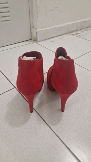 Botines rojos XTI - 36