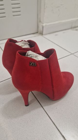 Botines rojos XTI - 36
