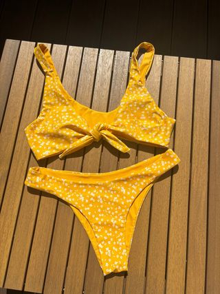 Bikini Amarillo con Flores