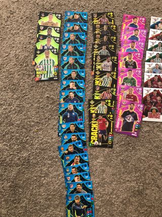 Cromos Adrenalyn XL 24-25