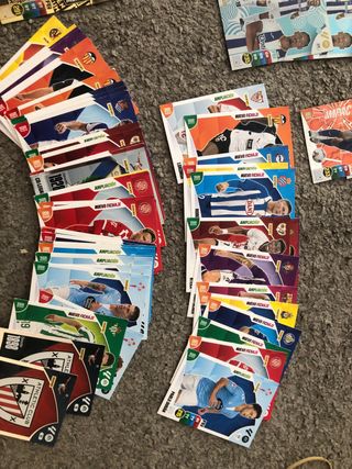 Cromos Adrenalyn XL 24-25