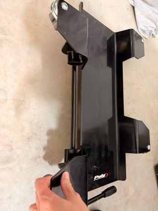 Peana elevadora para moto de caballete central