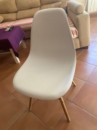 Silla de diseño blanca