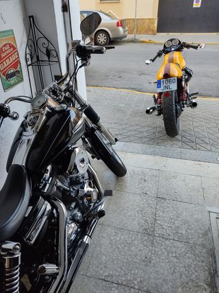 Harley Davidson Dyna Super Glide 