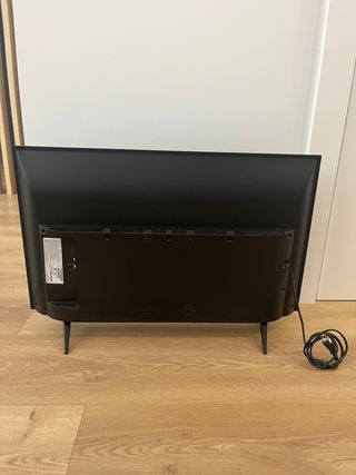 TV LED Thomson 32" 32HD5506 + Soporte pared