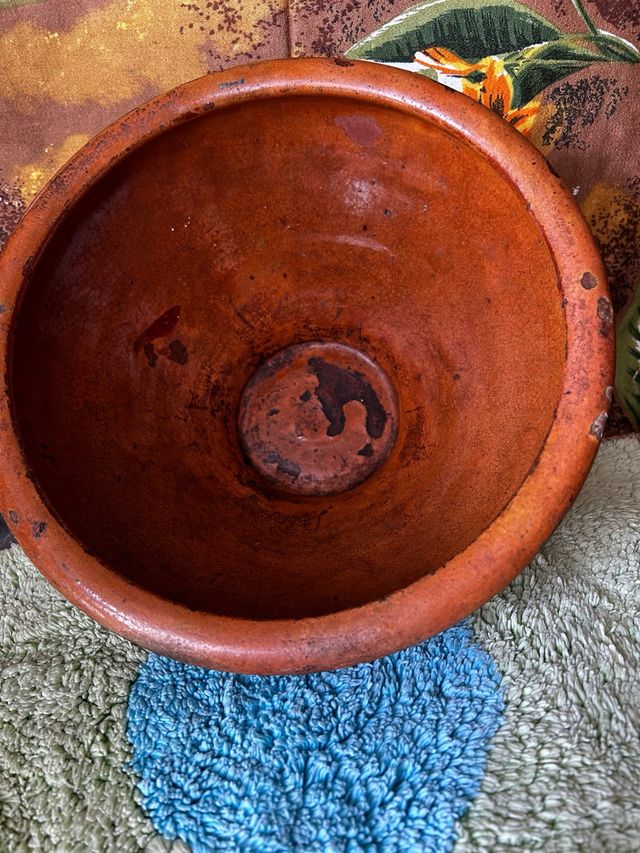 Vecchia ciotola in terracotta Salamanca