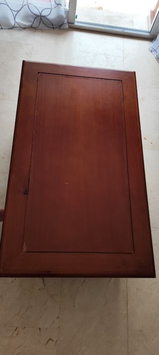 Mesa de centro de madera y mesita